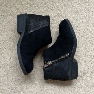 Cat & Jack Girl Booties - Sz 9